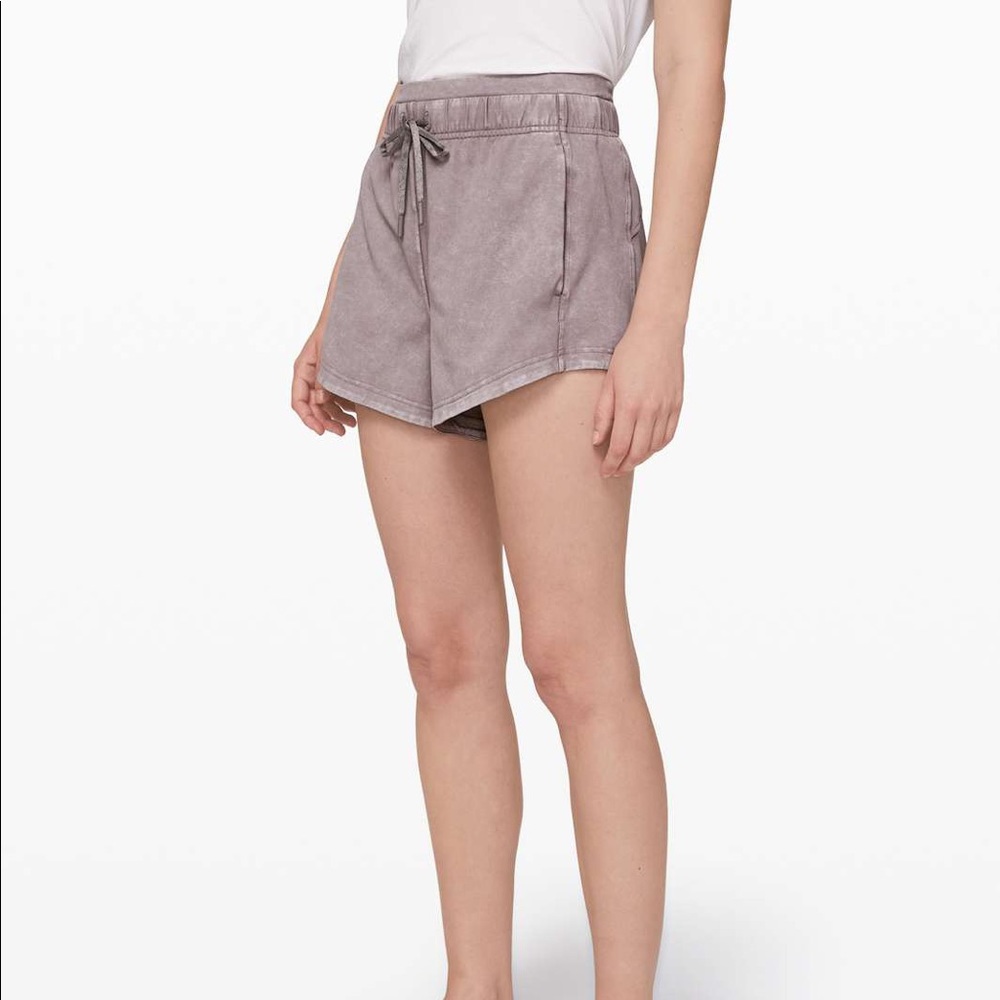 Lululemon Inner Glow Short 3”